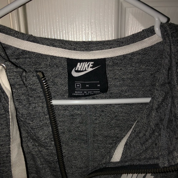 nike zip up jacket - Picture 2 of 2